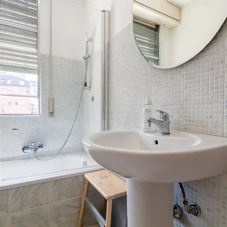 Palazzo Lombardia - Station - Bighome Apartment